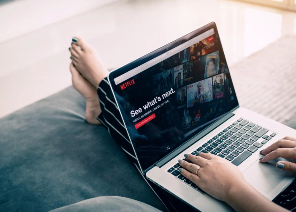 Koniec zdieľaných prístupov na Netflixe: Ako nové pravidlá ovplyvnia slovenských užívateľov?